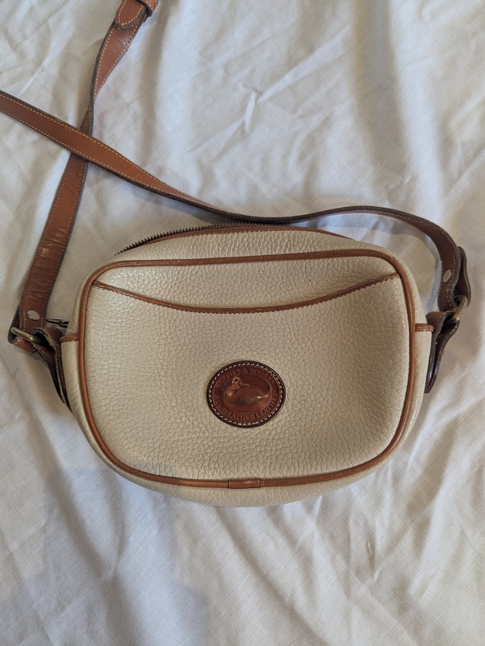 Vintage Dooney & Bourke Leather Cream Tan Crossbody Bag USA - Picture 3 of 12